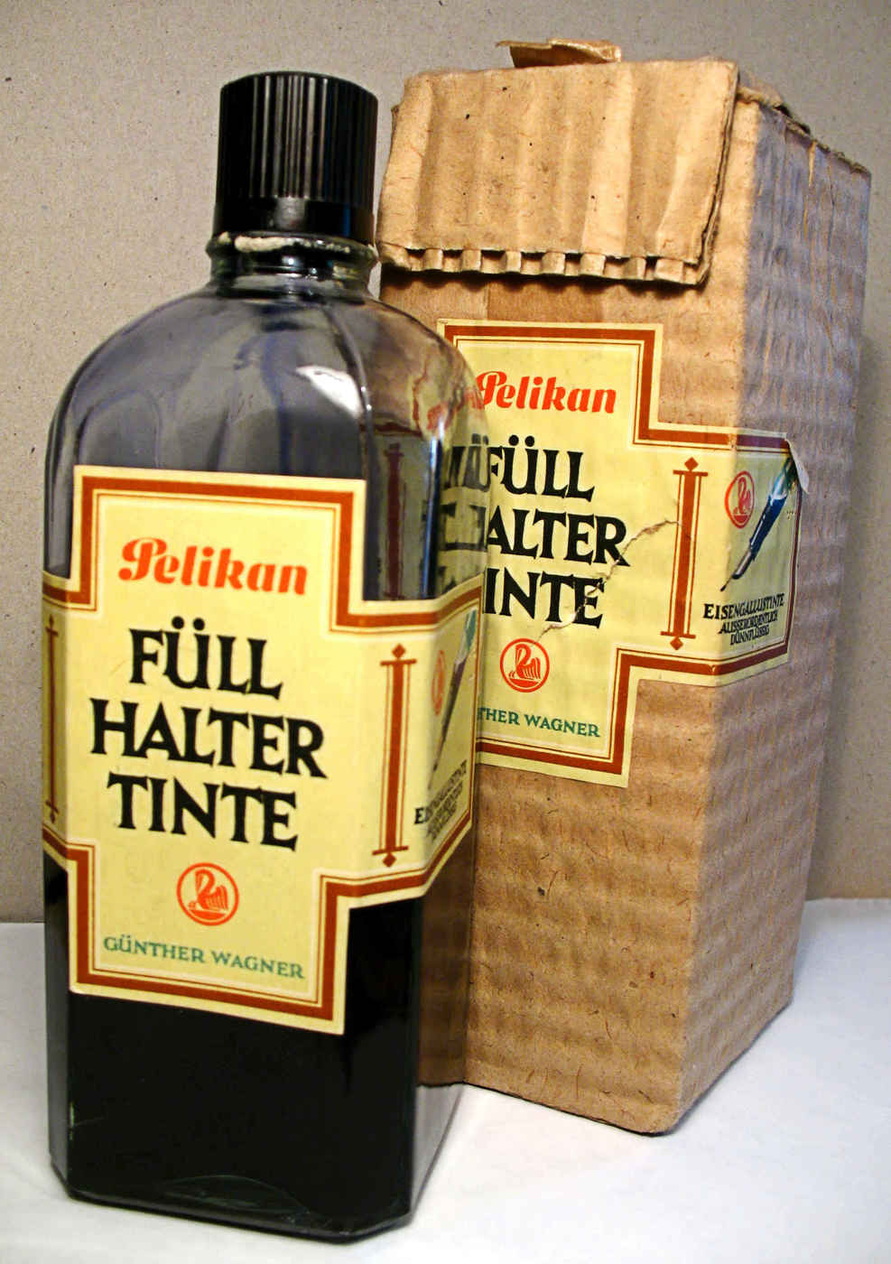 “Iron gall ink for fountain pens, refill bottle, 0.5 liter (500 ml), Pelikan, Günther Wagner, ca 1950s with storage container”; 200817ya photo, Richard Huber